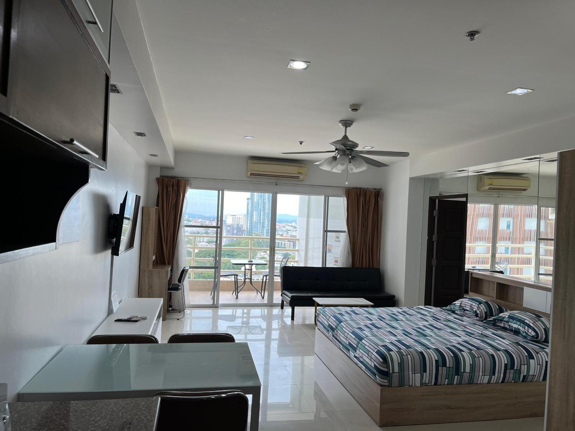 Condo Express View Talay 6 Pattaya Eksteriør billede