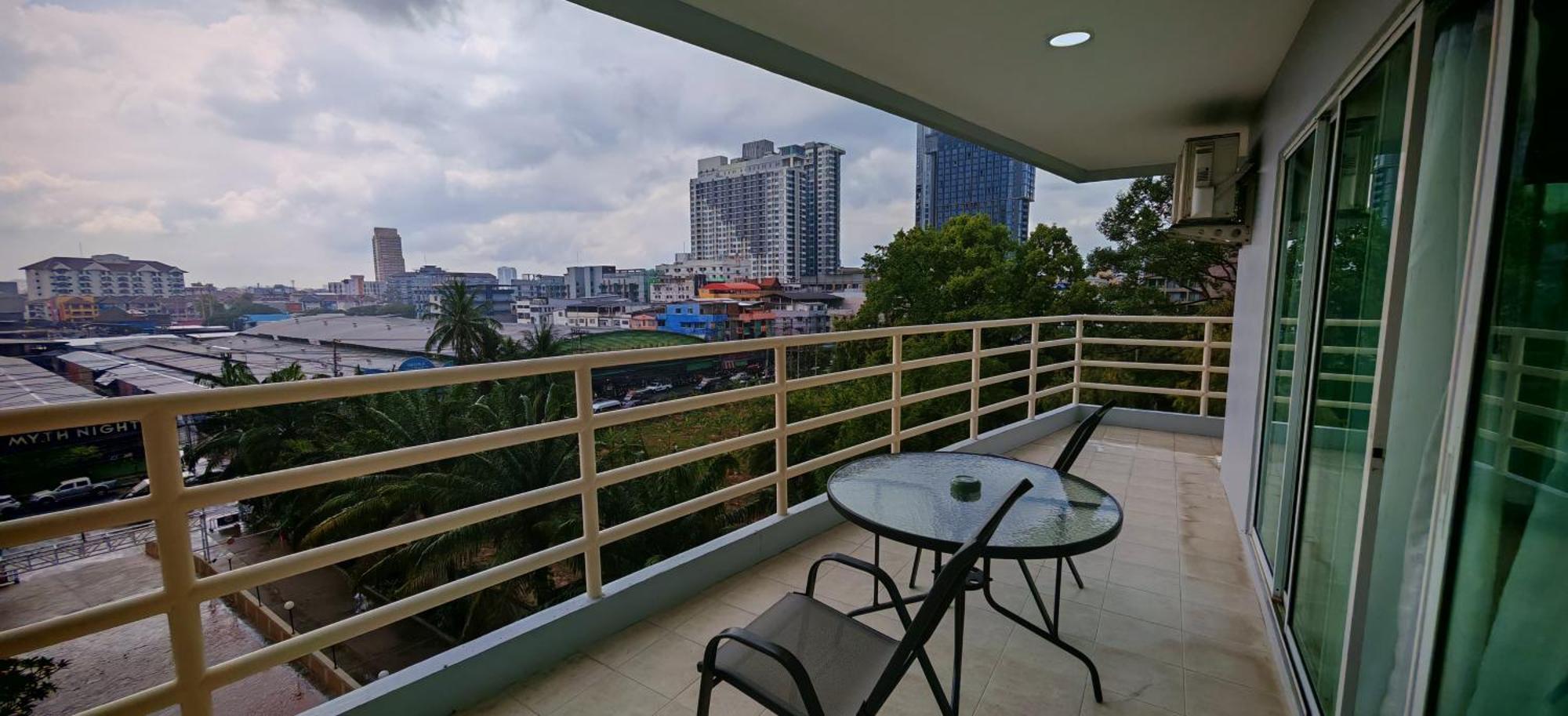 Condo Express View Talay 6 Pattaya Eksteriør billede